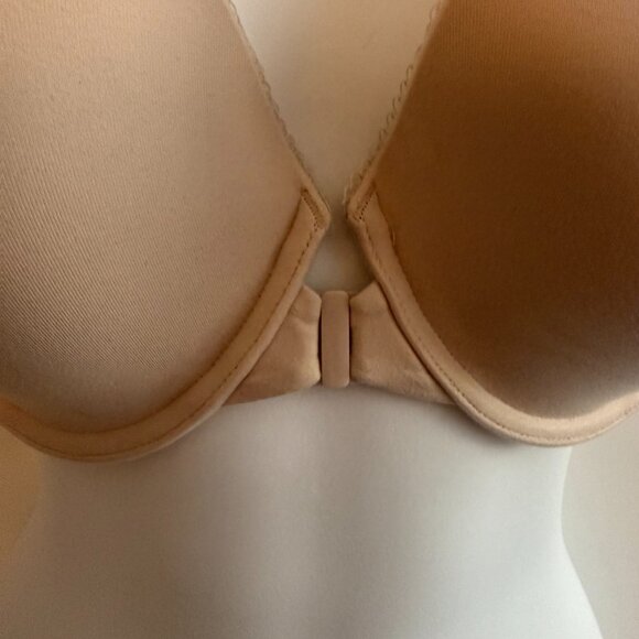 Victoria’s Secret Body By Victoria Nude Racerback Push-Up Bra | Size 36DD - Picture 4 of 10